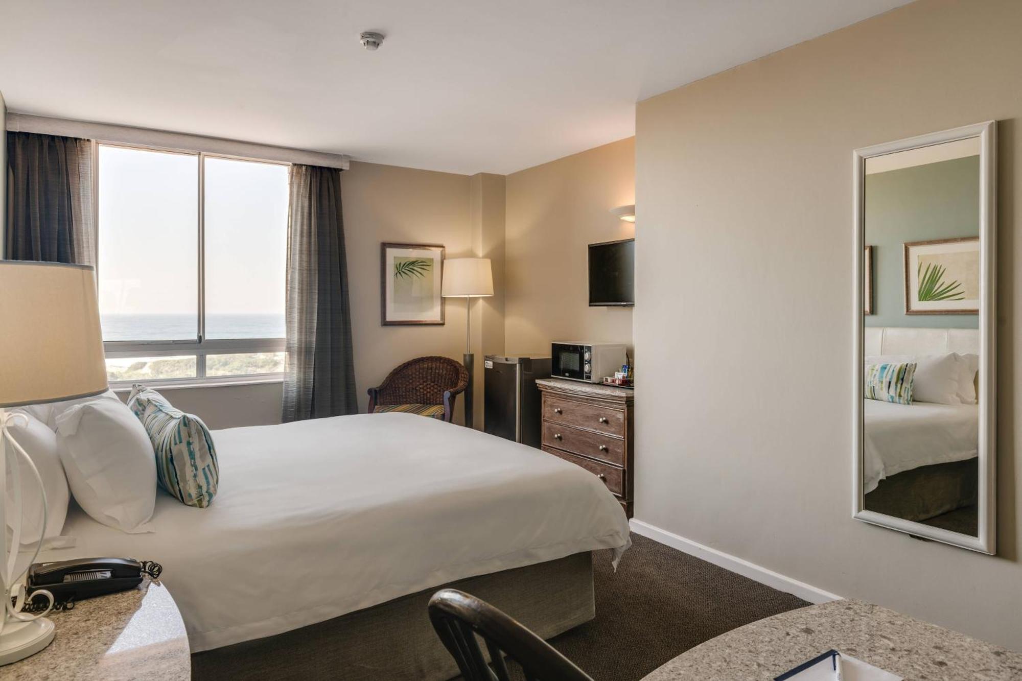 Protea Hotel By Marriott Karridene Beach Amanzimtoti Bagian luar foto