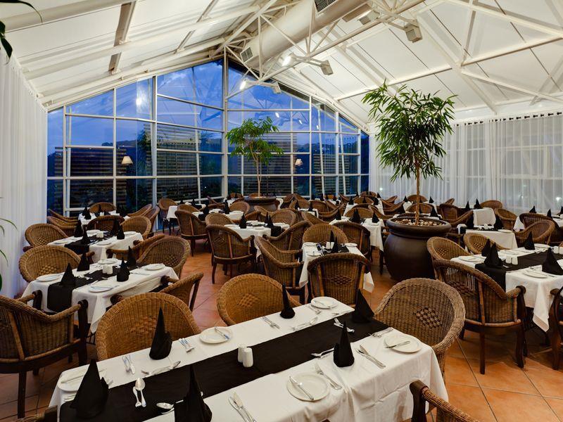 Protea Hotel By Marriott Karridene Beach Amanzimtoti Bagian luar foto