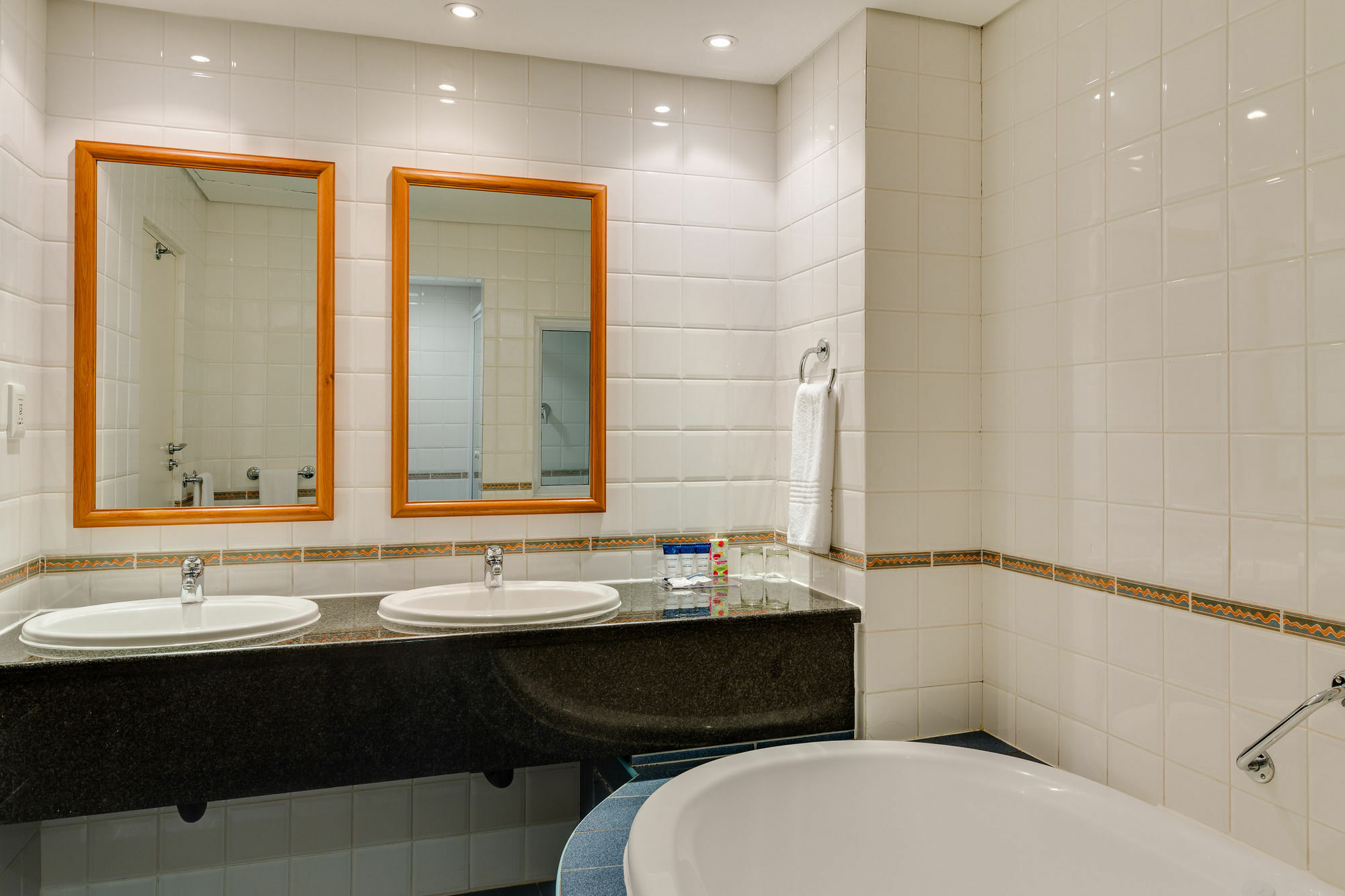 Protea Hotel By Marriott Karridene Beach Amanzimtoti Bagian luar foto
